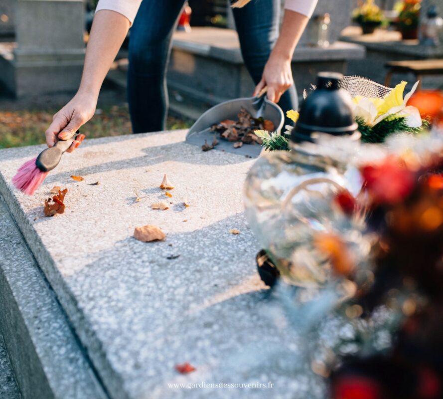 Entretenir la tombe d'un enfant